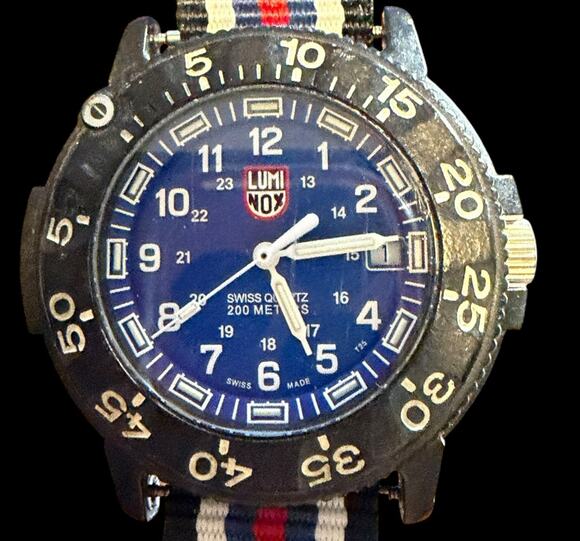 Luminox Swiss Quartz Dive Watch Blue Dial 200M Water Resistant NATO Strap